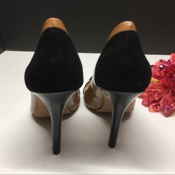 Tan and black heels , great for any occasion - Picture 5 of 6